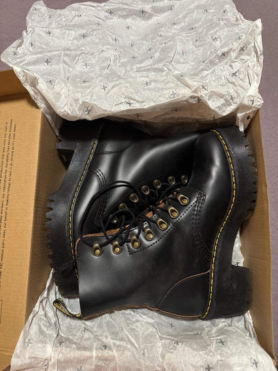 Dr. Martens Shoes - Dr. Martens Leona black leather boots - size 6 Women’s